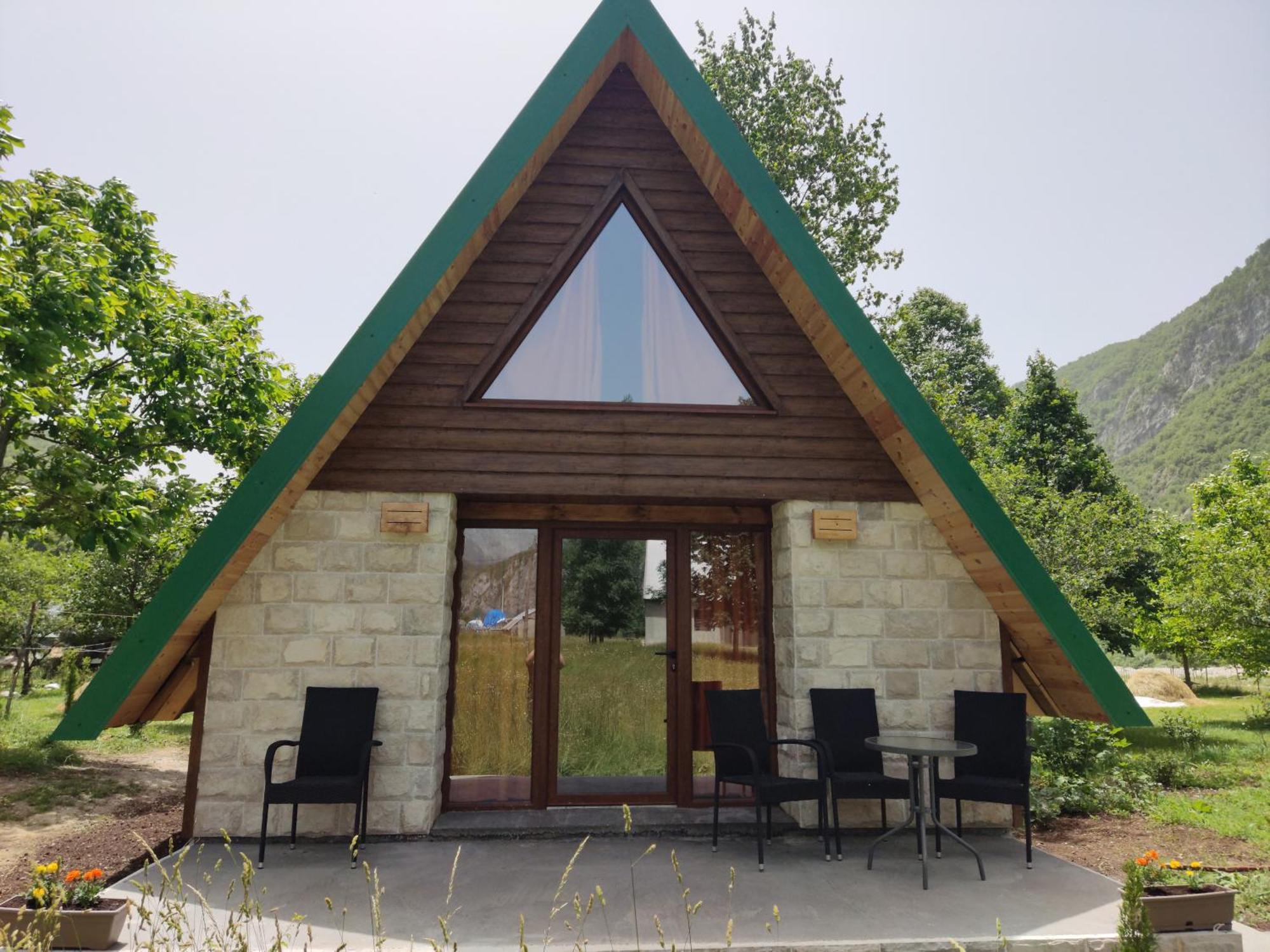 Eco Komarnica * Savnik