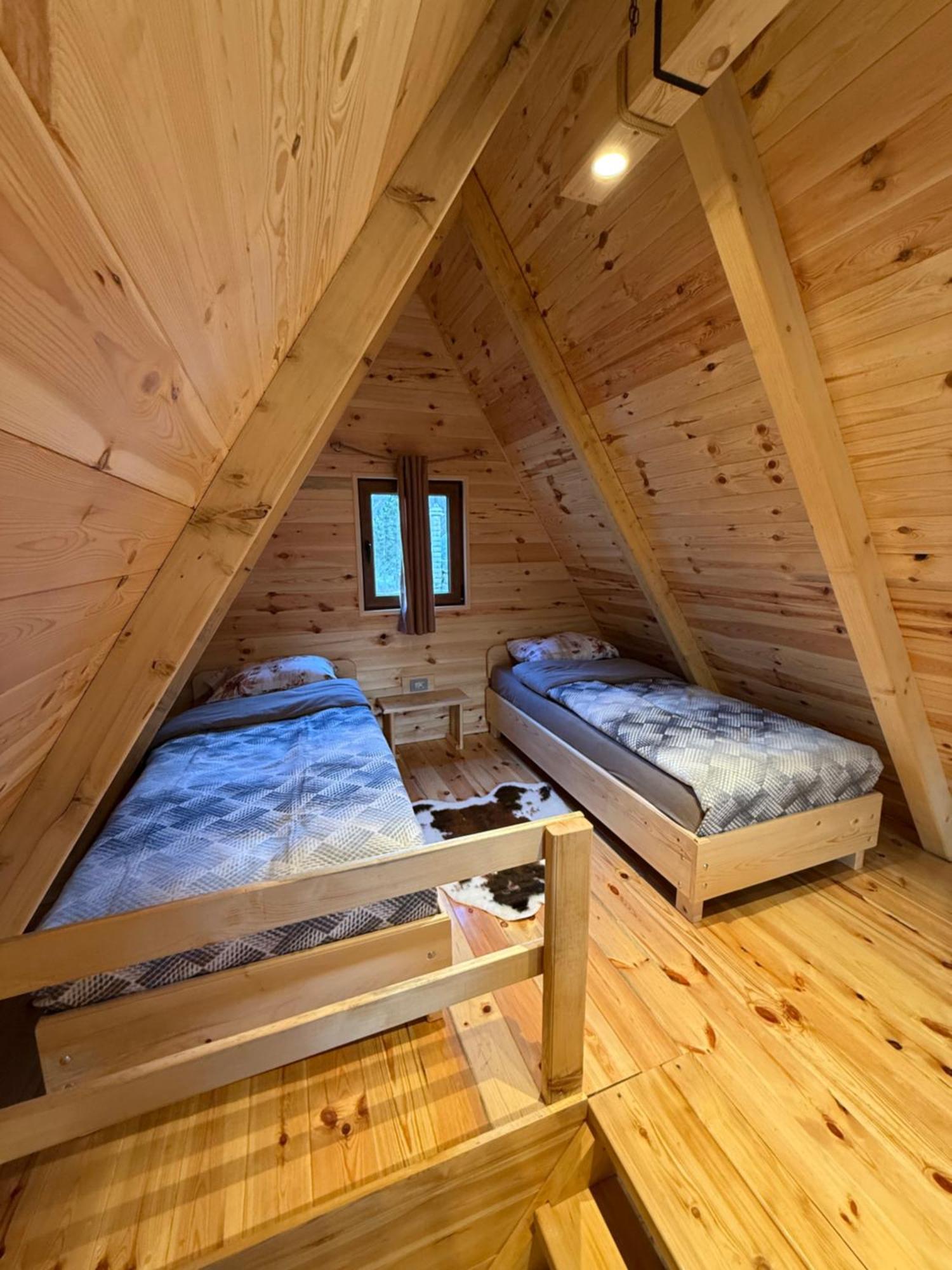 Eco Komarnica Villa Savnik
